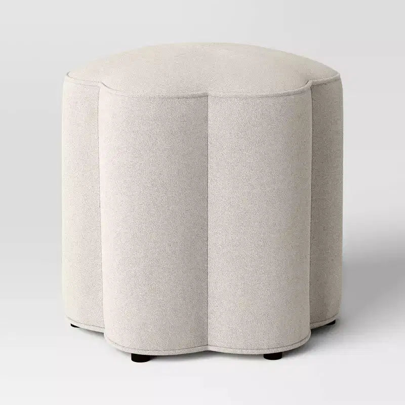 Ottoman rembourré festonné -