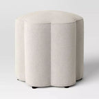 Ottoman rembourré festonné -