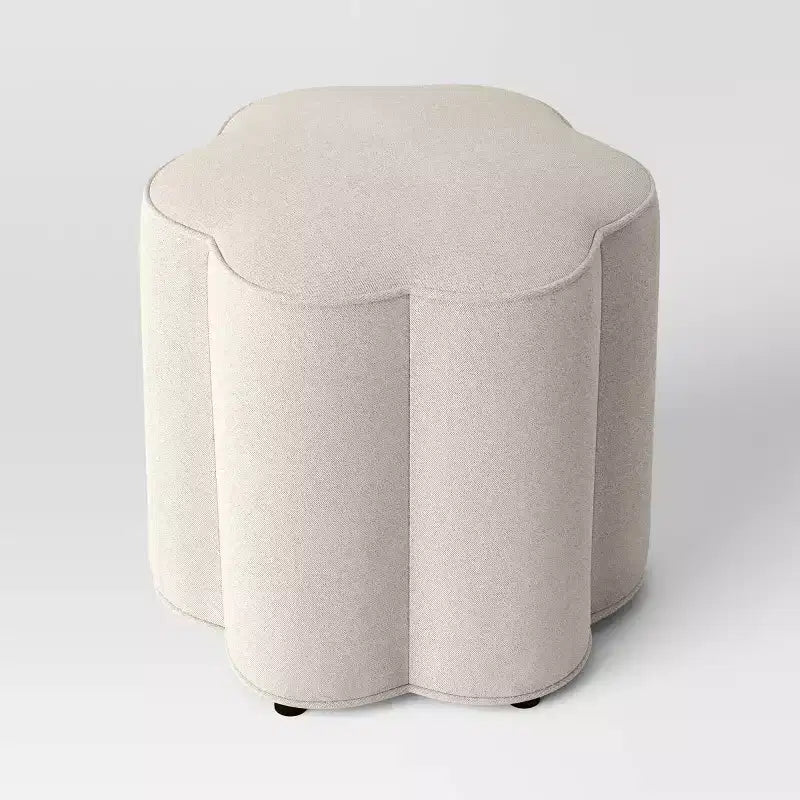 Ottoman rembourré festonné -