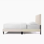 Cadre de lit en velours grand lit, tête de lit à ailes capitonnée à rainures verticales, plateforme de support à lattes en bois, pas besoin de sommier tapissier, blanc