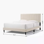 Cadre de lit en velours grand lit, tête de lit à ailes capitonnée à rainures verticales, plateforme de support à lattes en bois, pas besoin de sommier tapissier, blanc