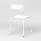 Chaise de salle à manger en métal ondulé -
